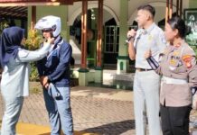 Jasa Raharja Bekasi dan Satlantas Polresta Metro Bekasi Ajak Pengajar dan Pelajar Peduli Keselamatan Lalu Lintas di SMAN 3 Bekasi di SMAN 3 Bekasi
