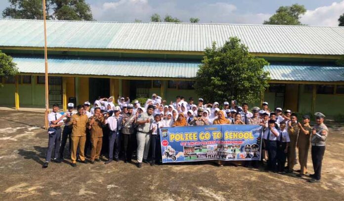 di SMP Negeri 9 Tanjungpinang di SMP Negeri 9 Tanjungpinang