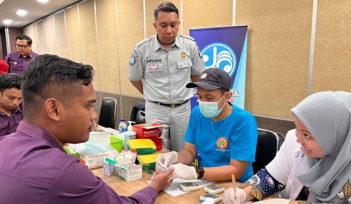 Awak Bus Rosalia Indah