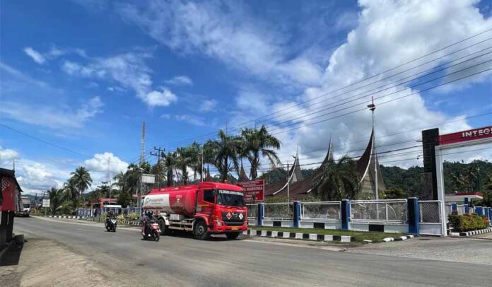Lewat Jalur Sitinjau Lauik