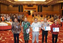 PT Jasa Raharja Kantor Wilayah Bali Terima Penghargaan Pada Rapat Evaluasi Penegakan Hukum Kendaraan ODOL di Bali Penegakan Hukum Kendaraan ODOL di Bali