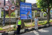 Satlantas Polres Temanggung Bersama Jasa Raharja Magelang Kembali Laksanakan Pemasangan Himbauan di Titik Rawan Kecelakaan di Titik Rawan Kecelakaan