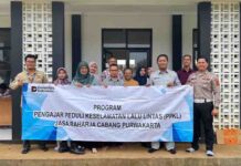 Jasa Raharja Cabang Purwakarta dan Unit Kamsel Polres Purwakarta Gelar PPKL dan Safety riding di SMKN Darangdan jasa raharja jabar