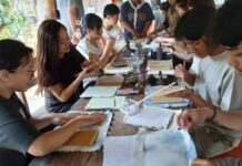 Ubah Limbah Kertas Menjadi Karya Estetik, Underwater Crafting Bawa Misi ‘EcoArt’ ke Panggung Pitching Bumi Berseru Fest 2025 Bumi Berseru Fest 2025