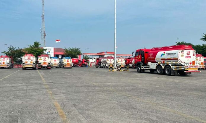 sopir mobil tangki sopir mobil tangki