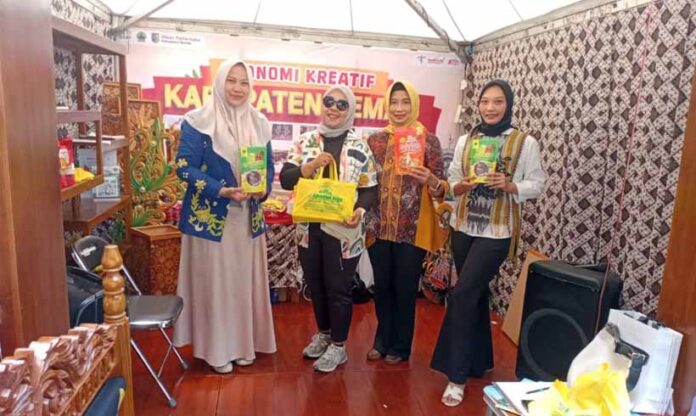 Demak